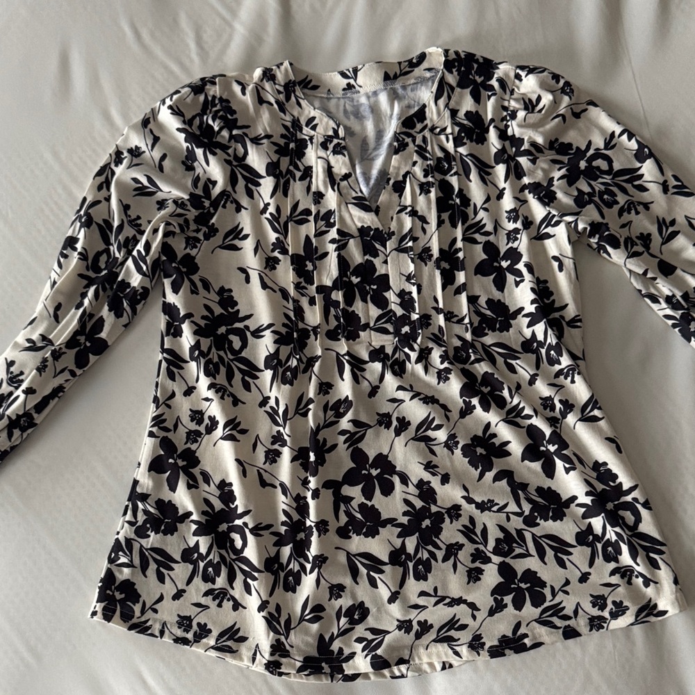 Chic Black Floral Women's Blouse